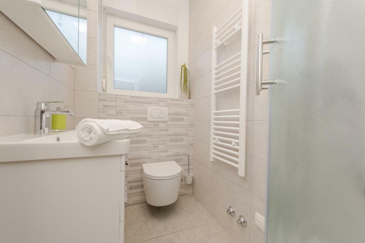 Villa Amfora - First Row By The Sea Bibinje Luaran gambar