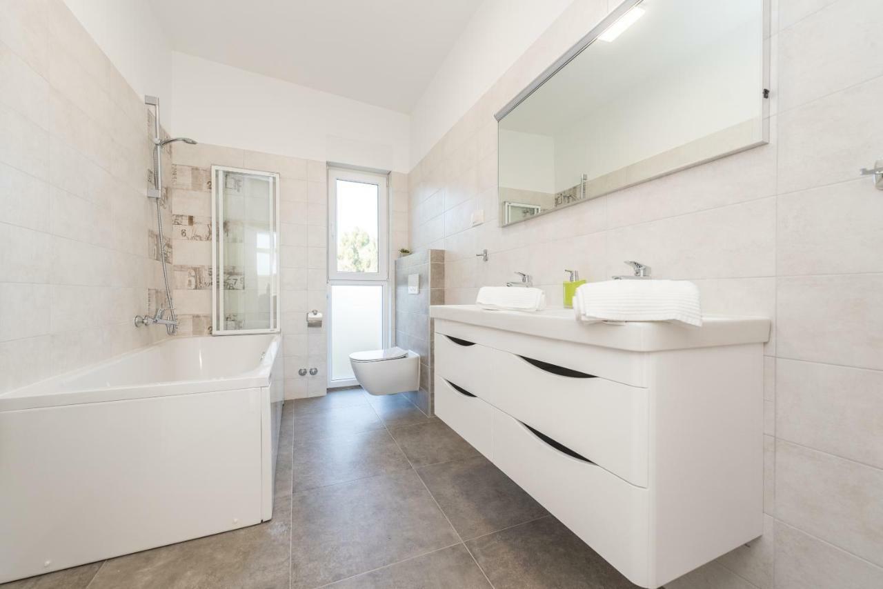 Villa Amfora - First Row By The Sea Bibinje Luaran gambar