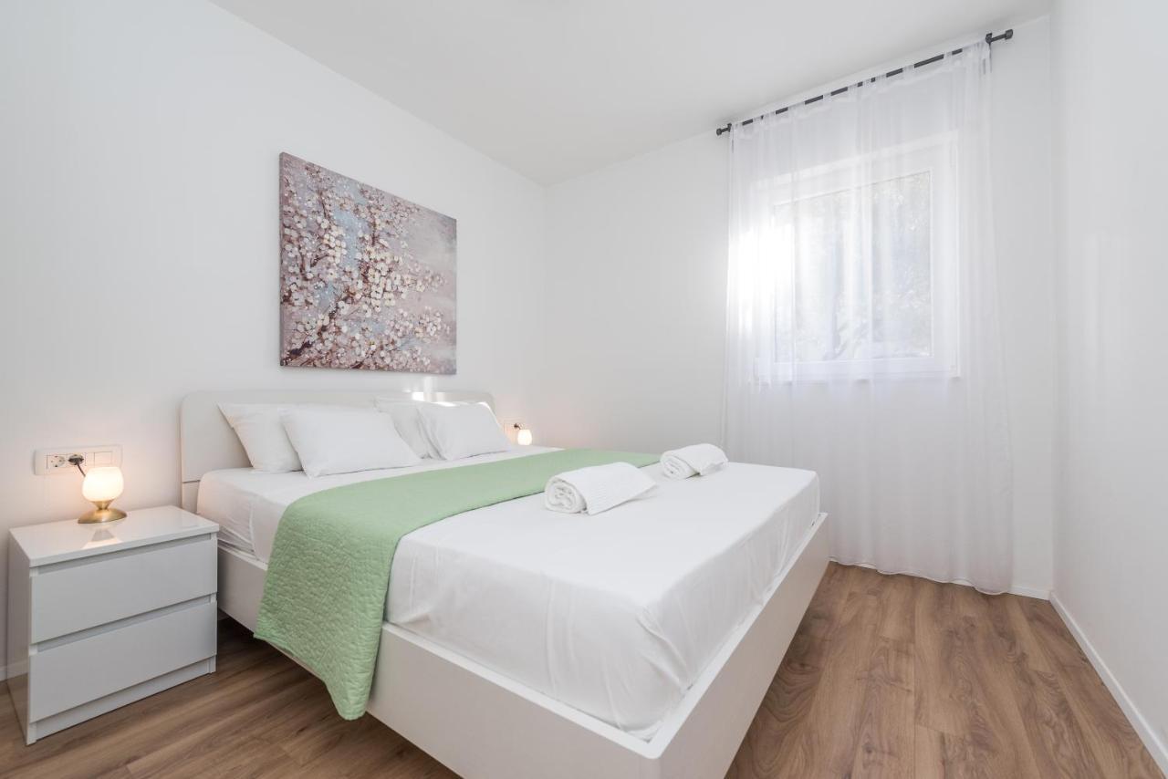 Villa Amfora - First Row By The Sea Bibinje Luaran gambar